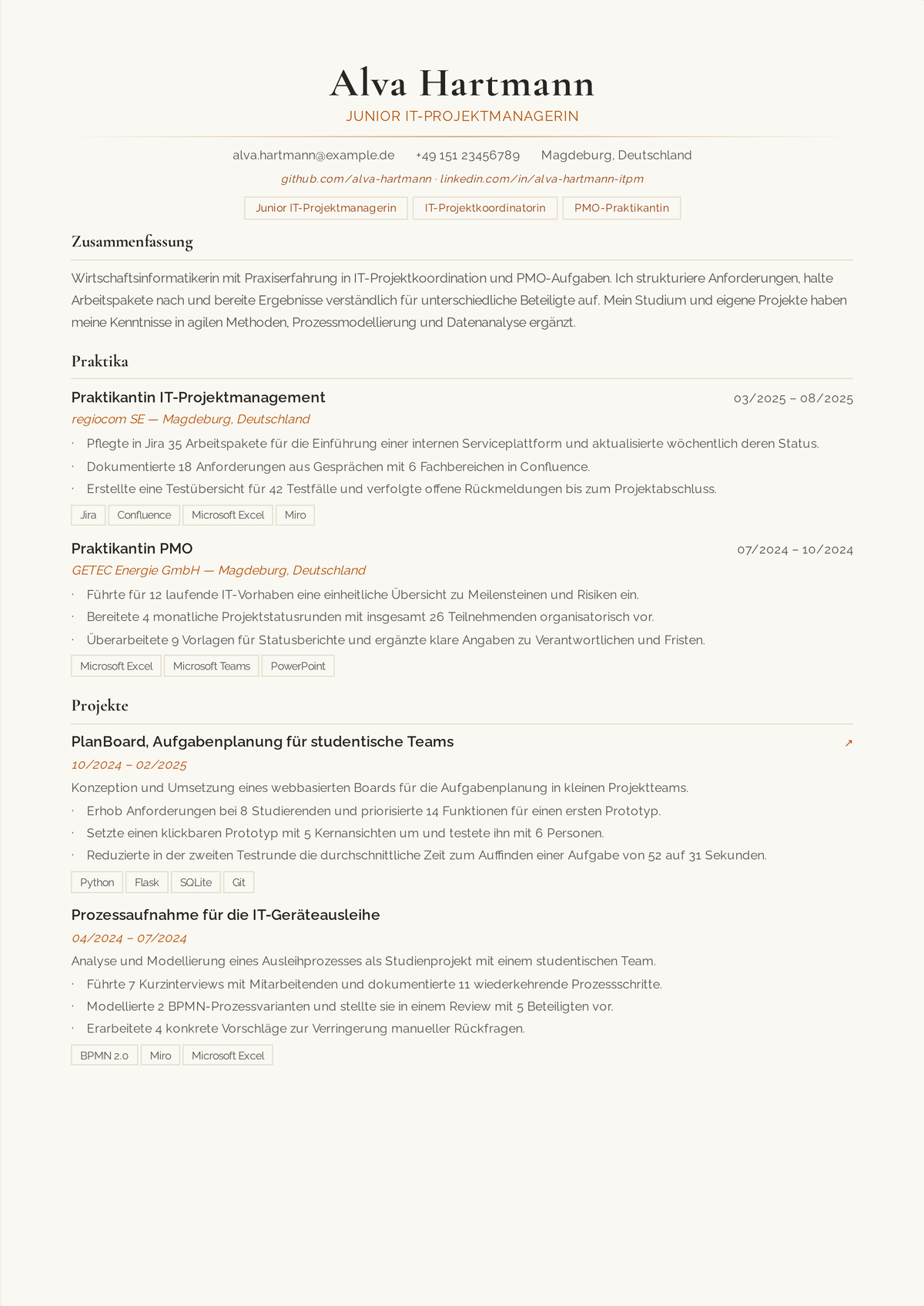 Lebenslauf-Beispiel Projektkoordinator im Einstieg: Lebenslauf für die erste Projektrolle, zeigt Pflege von Zeitplänen und Trackern, Stakeholder-Koordination, Dokumentation und ein laufendes Zertifikat.