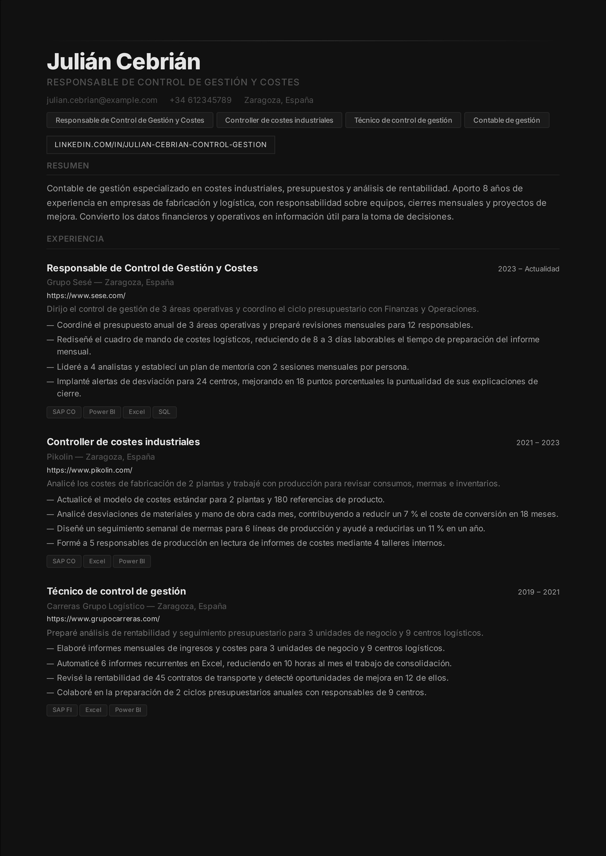 Ejemplo de currículum de contable de gestión: el currículum de un contable de costes y gestión sénior que muestra presupuestos y previsiones, análisis de costes y márgenes, informes de desviaciones y reducciones de coste impulsadas.