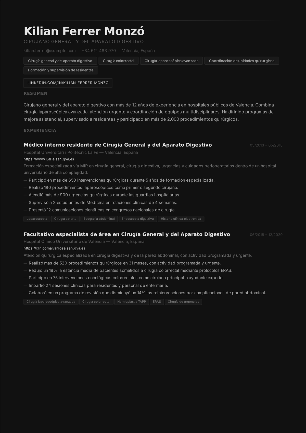 Ejemplo de currículum de cirujano adjunto: el CV de un cirujano sénior encabezado por la acreditación del American Board of Surgery, el volumen quirúrgico, las tasas de resultados y la dirección de sección.