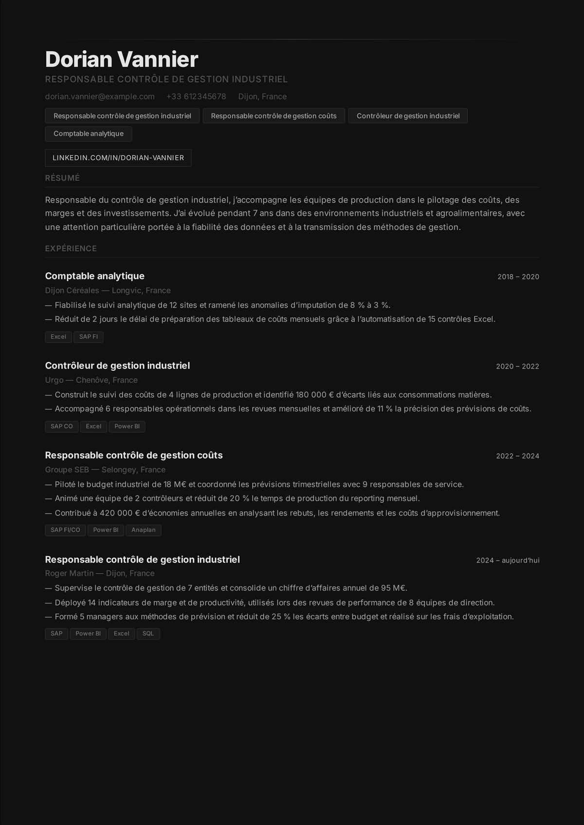 Exemple de CV de comptable de gestion : le CV d'un comptable de gestion et analytique senior montrant des budgets et prévisions, l'analyse des coûts et des marges, le reporting des écarts, et des réductions de coûts obtenues.