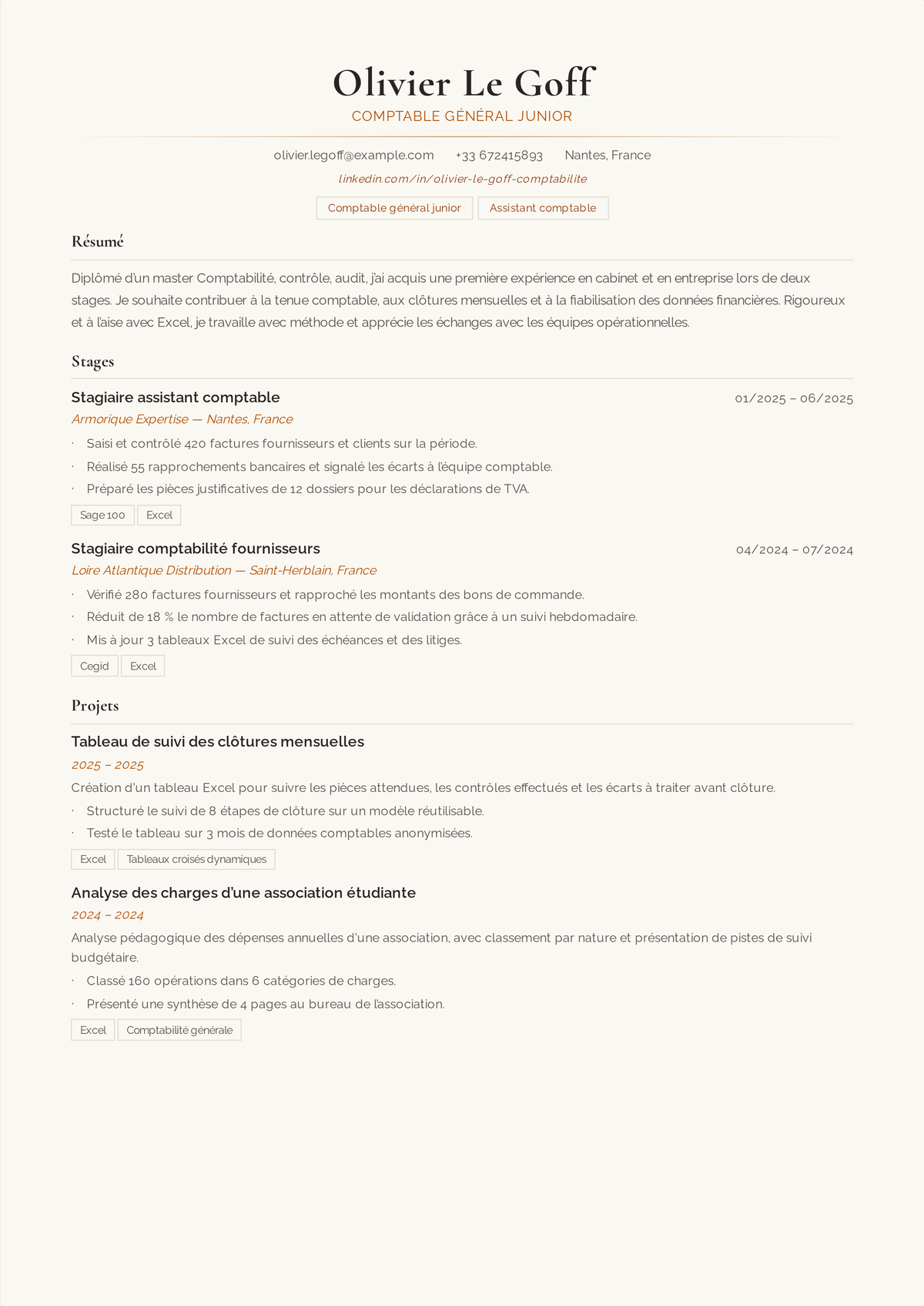 Exemple de CV de comptable débutant : le CV d'un premier poste en comptabilité mené par un diplôme et un statut de candidat au CPA, avec rapprochements, comptes fournisseurs et clients, et appui à la clôture de fin de mois.