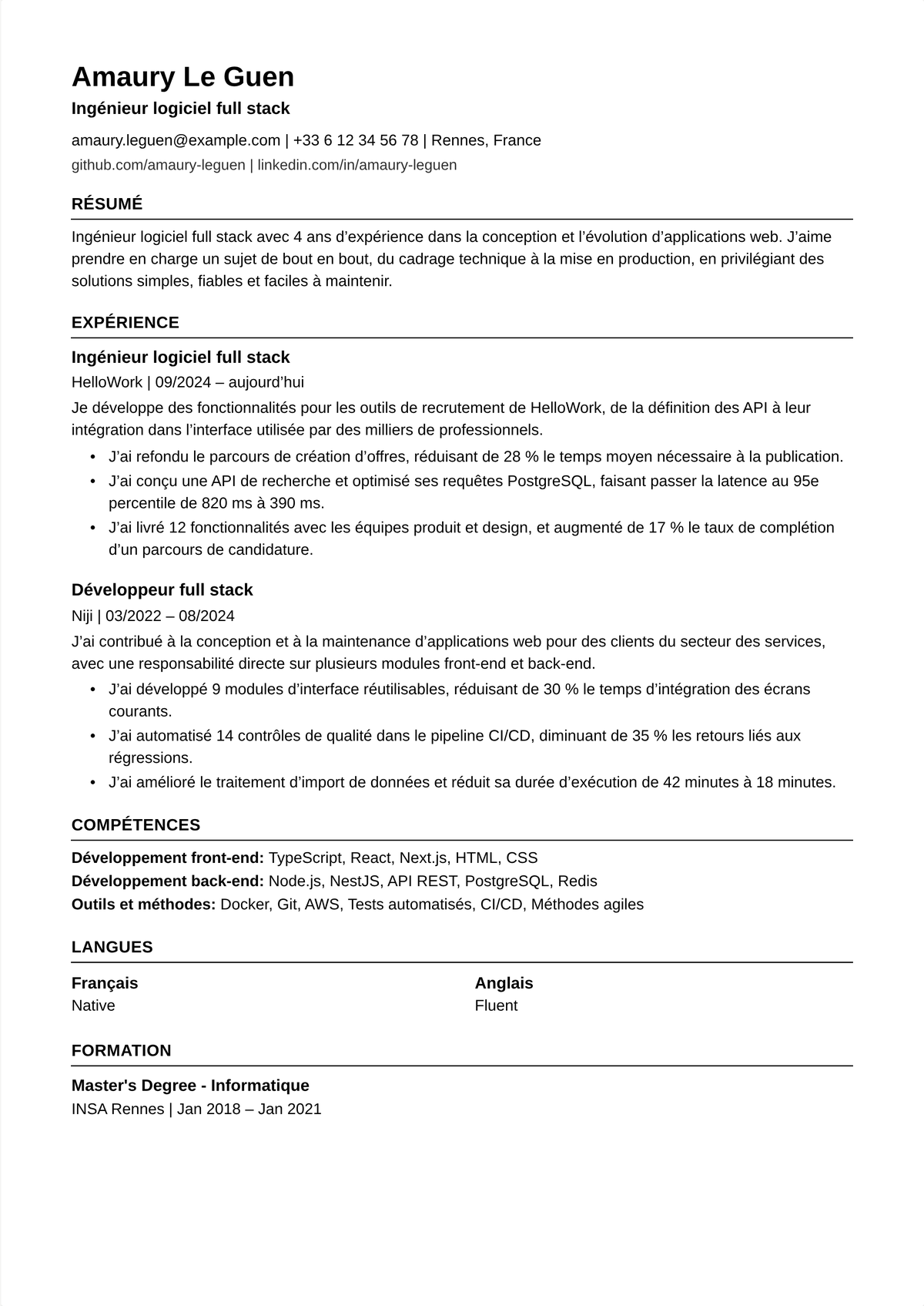 Exemple de CV de développeur full-stack : le CV d'un développeur full-stack de mi-carrière montrant des fonctionnalités prises en charge de bout en bout sur le front-end, le back-end et le déploiement, avec des chiffres d'adoption et de performance.