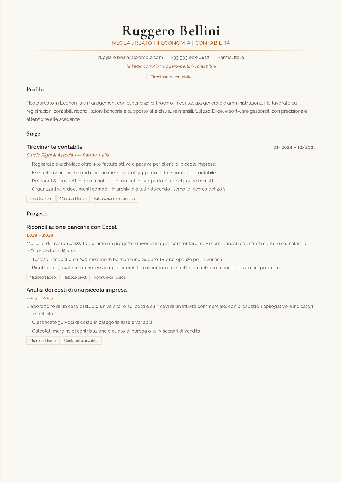 Esempio di curriculum per contabile junior: il curriculum di un primo ruolo in contabilità aperto da laurea e stato di candidato CPA, con riconciliazioni, contabilità fornitori e clienti e supporto alla chiusura di fine mese.