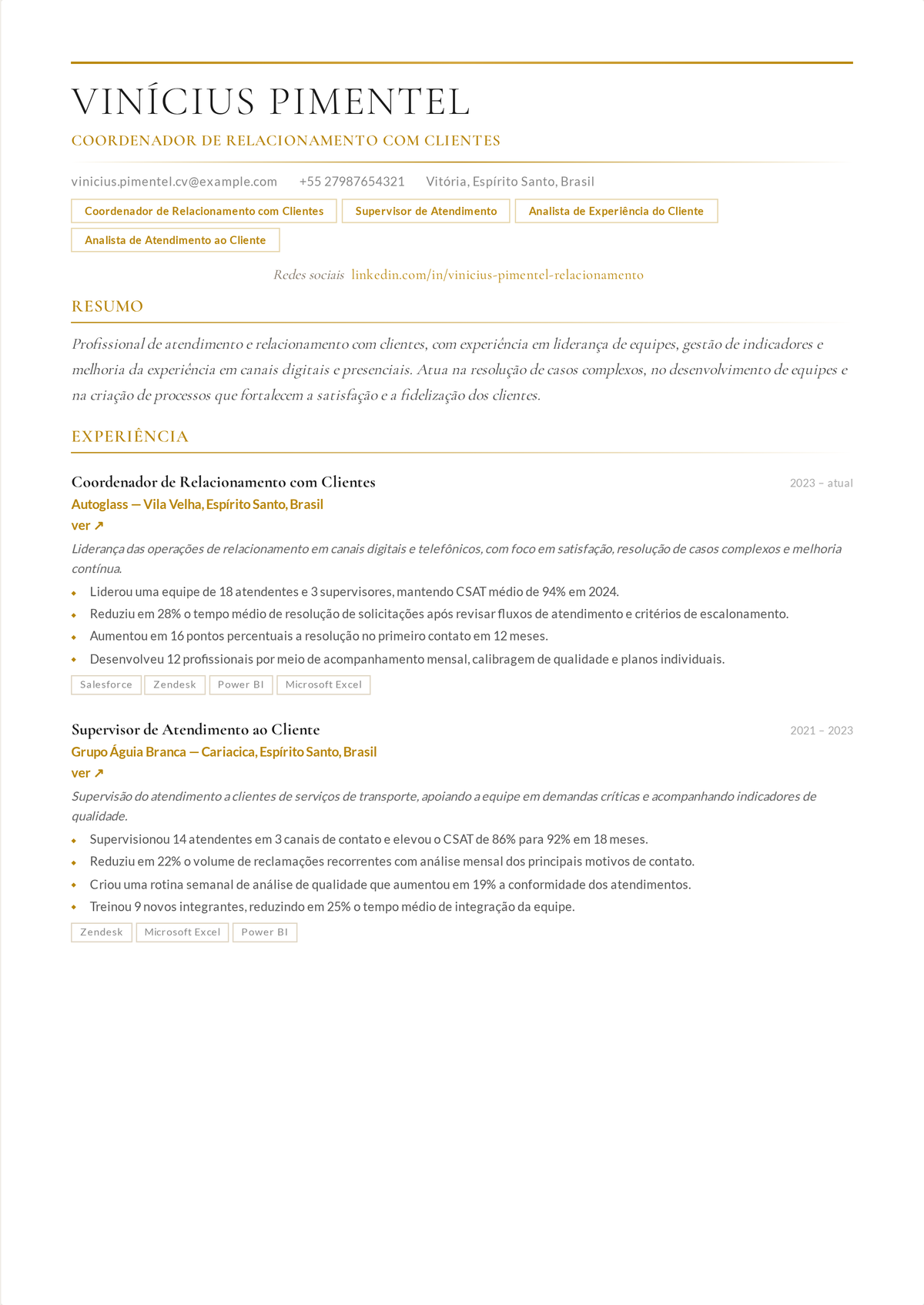 Exemplo de currículo de gerente de relações com clientes: currículo sênior de gestão de contas mostrando contas-chave e valores de contrato sob responsabilidade, relações executivas, renovações negociadas e receita retida.